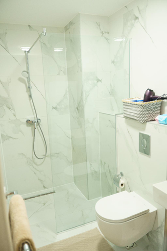 Bathroom 3, ZHana Apartment