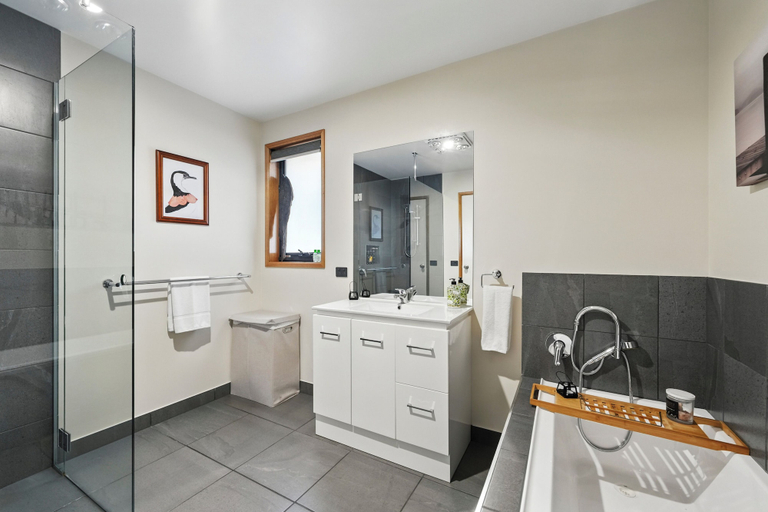 Bathroom 3, Timbermill House - 2 Bedrooms, Sorell