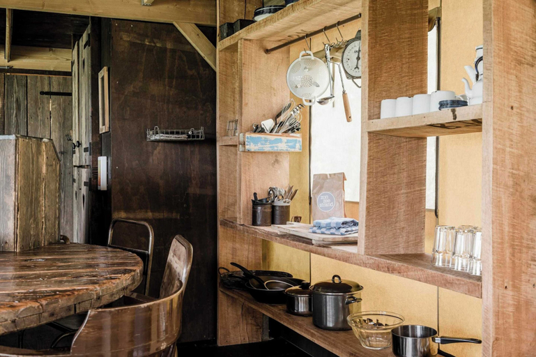 Private kitchen 3, Charming Woodlodge Stay, Zijpe