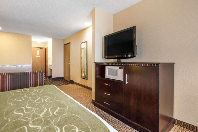 Public Area 2, Comfort Suites Wisconsin Dells Area, Columbia