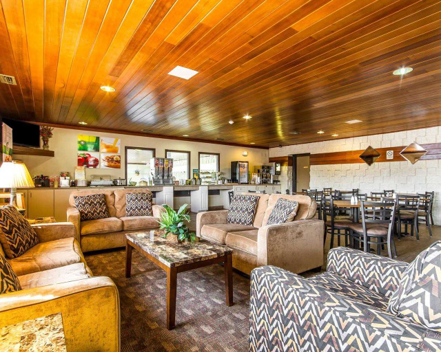 Public Area 2, Quality Inn La Crosse North, La Crosse