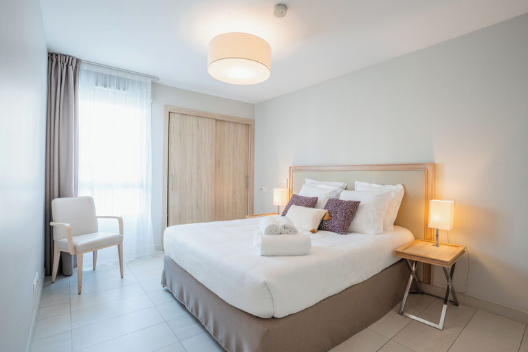 Bedroom 3, Aparthotel Nice, Alpes-Maritimes