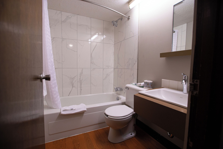 Bathroom 4, Grande Cache Hotel - Johnny Canoe Hotel, Division No. 18