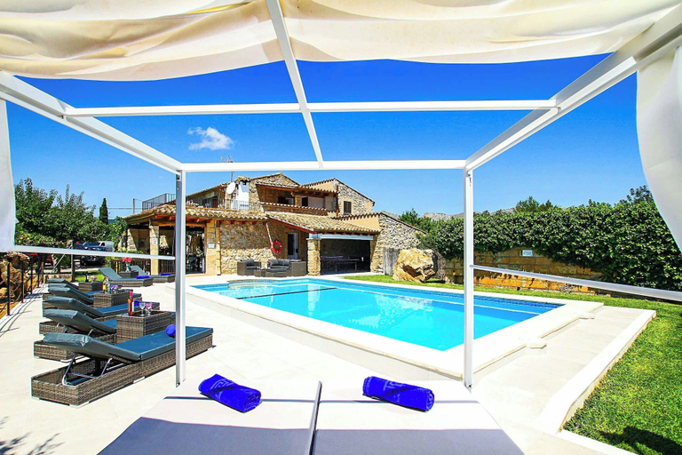 Others 4, Villa Crever, Baleares