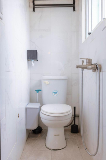 Bathroom 3, stars walk slowly, Tainan