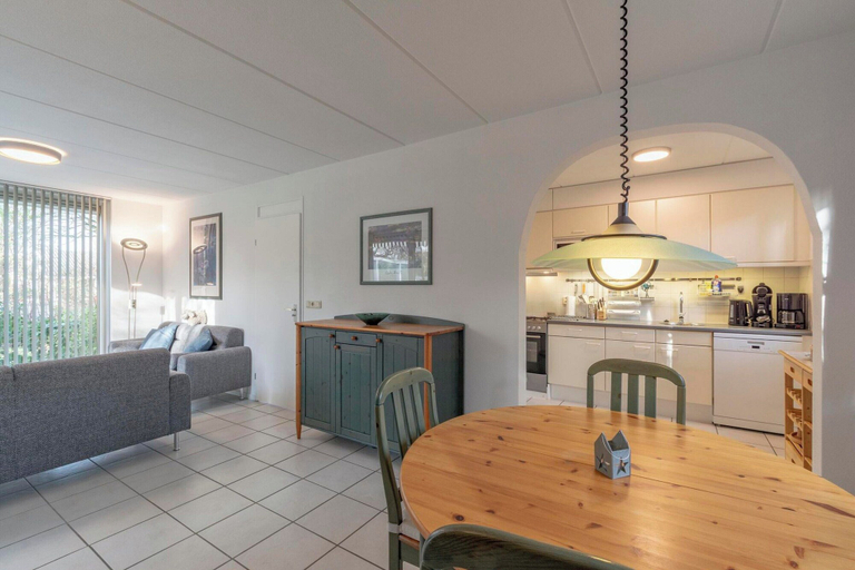 Dining 3, Holiday Home Near Dutch Beach With Pool, Zijpe