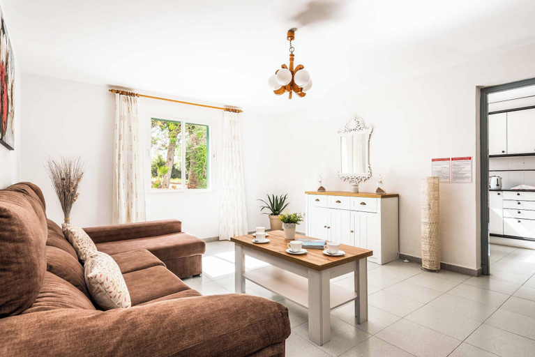 Others 3, Villa Pepita, Baleares