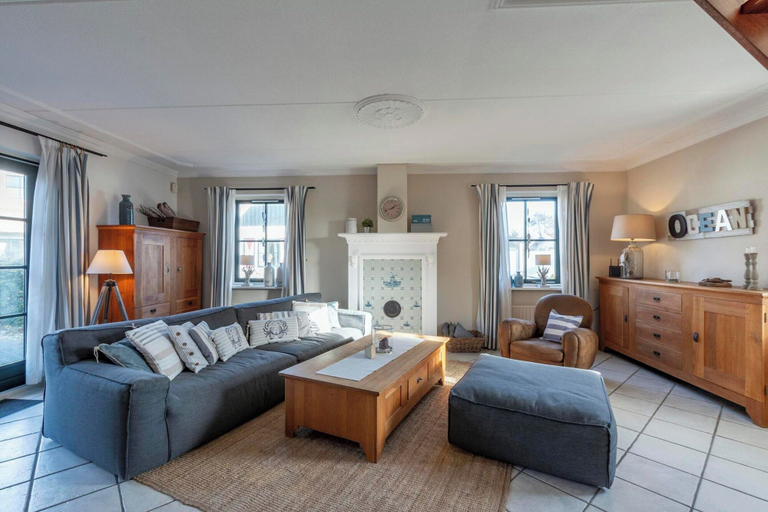 Living room 3, Dutch Beach Hideaway w/ Parking, Zijpe