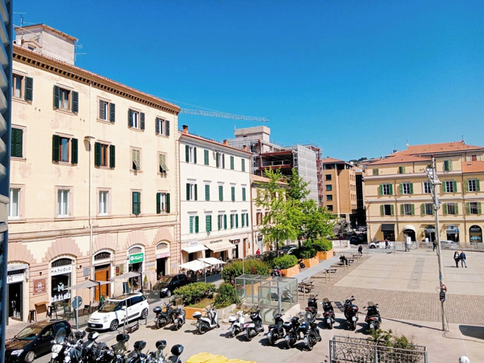 Exterior & Views 2, La Piazza, Ancona