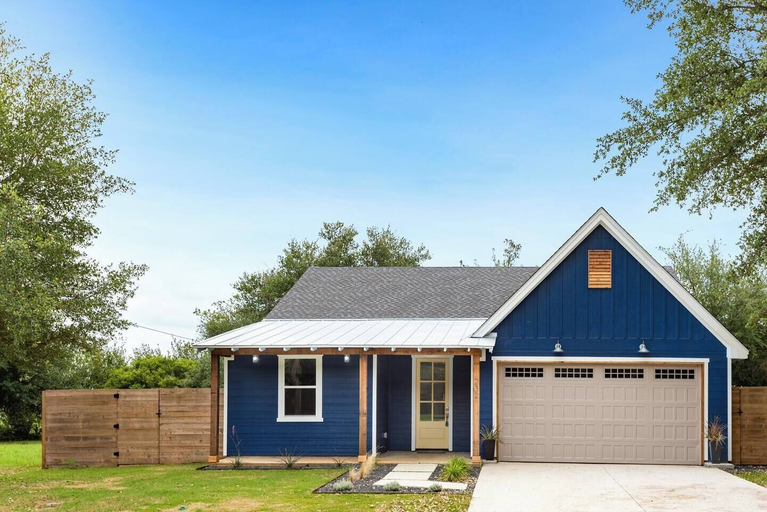 Exterior & Views, Luminous and Cozy 3BR 2Bath Escape, Lee