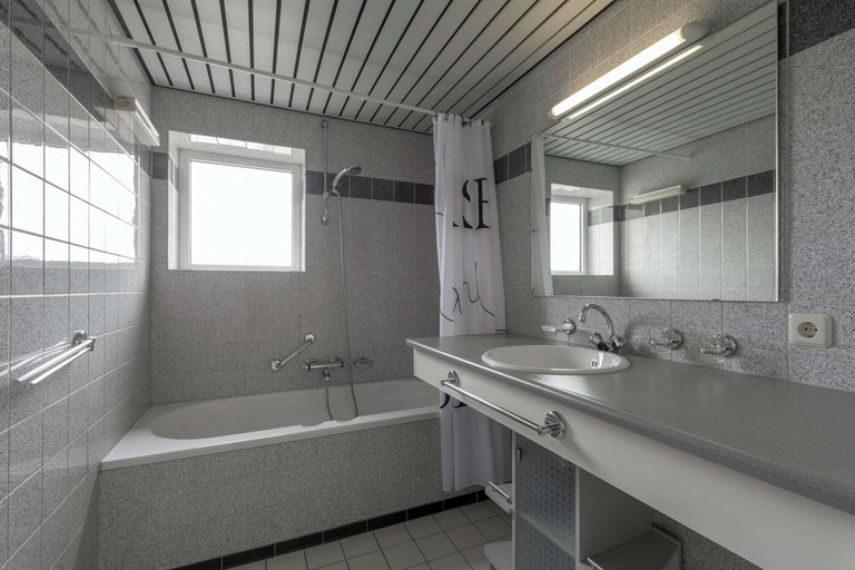 Bathroom 3, Callantsduyne 21 With Groote Keeten Dune View, Zijpe