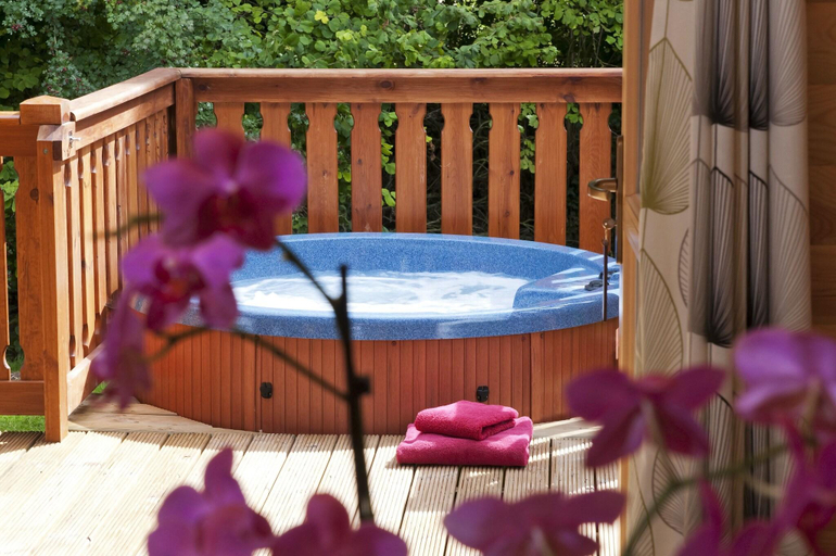Others 5, South Winchester Lodges, Hampshire