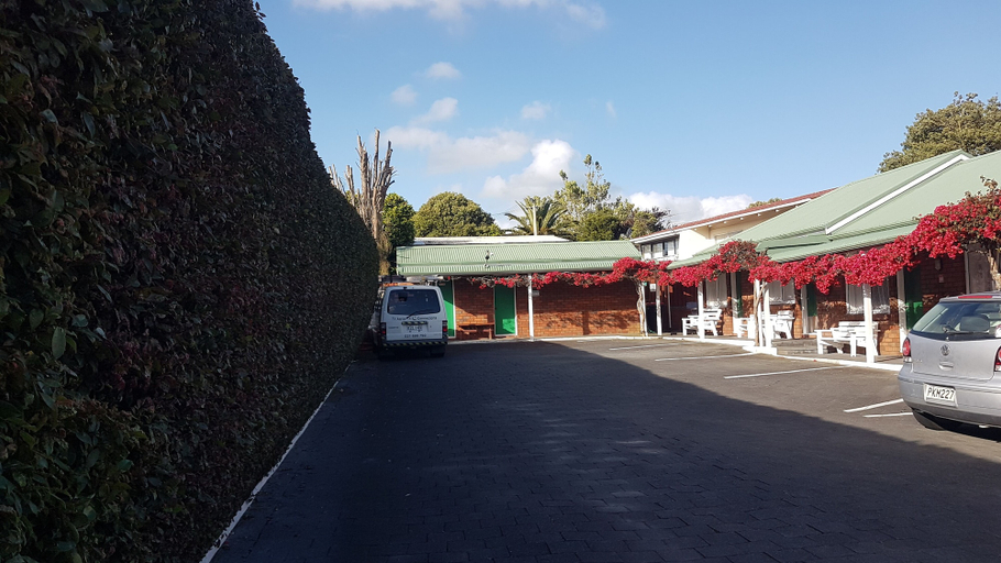 Others 4, Motel Homestead Papakura, Franklin