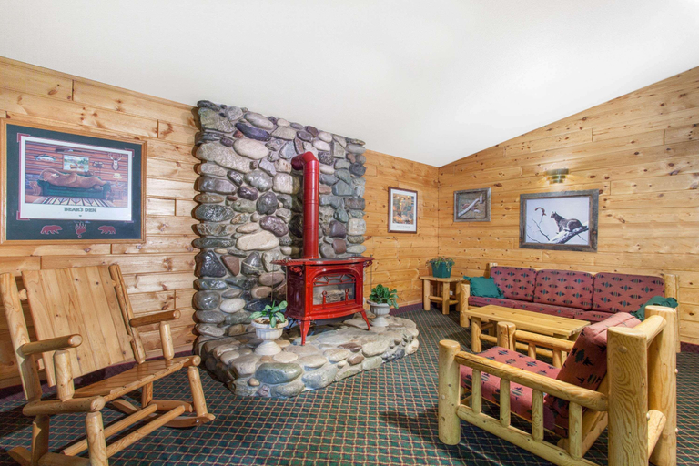 Public Area 2, Super 8 by Wyndham McCall, Valley