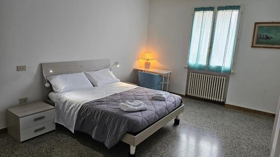 Bedroom, Casa luminosa con parcheggio sotto casa, Ravenna