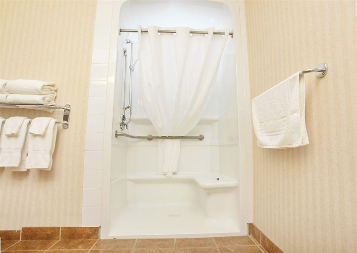 Bathroom 4, Stonebridge Hotel Dawson Creek, Peace River