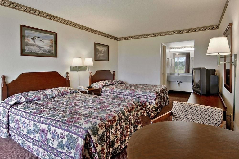 Bedroom 3, Rodeway Inn Concord - Kannapolis, Cabarrus