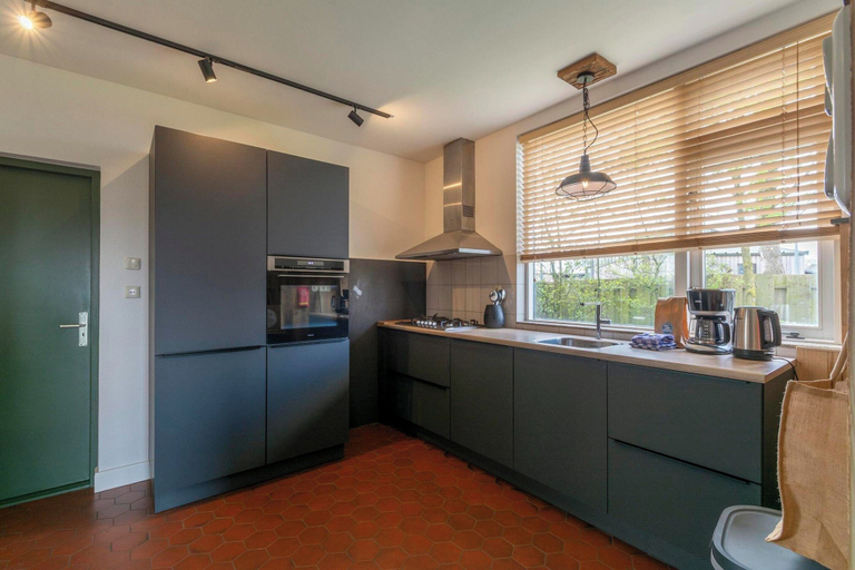 Private kitchen 5, Spacious Villa With Garden, Zijpe