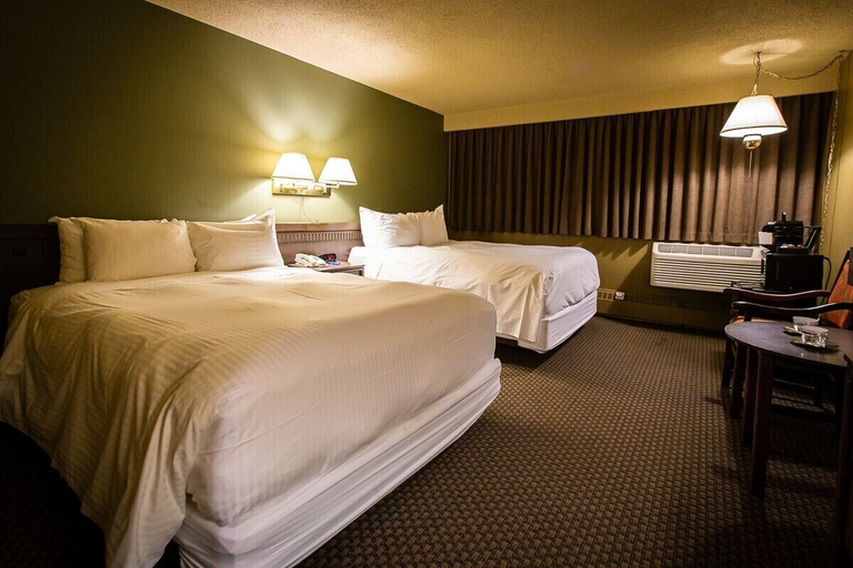 Bedroom 3, Grande Cache Hotel - Johnny Canoe Hotel, Division No. 18