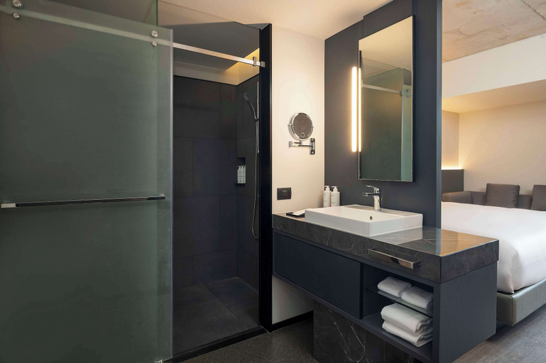Bathroom 5, Radisson Hotel Don Mueang Bangkok, Don Muang