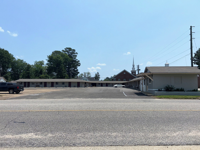 Public Area 5, deavers motel, Clarke