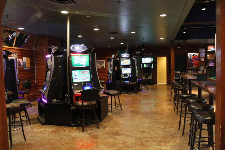 Food & Drinks 5, Grande Cache Hotel, Division No. 18