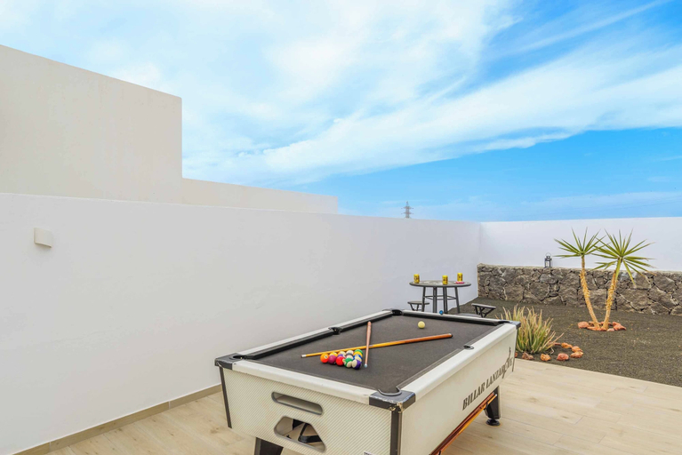 Others 3, Villa Colina, Las Palmas
