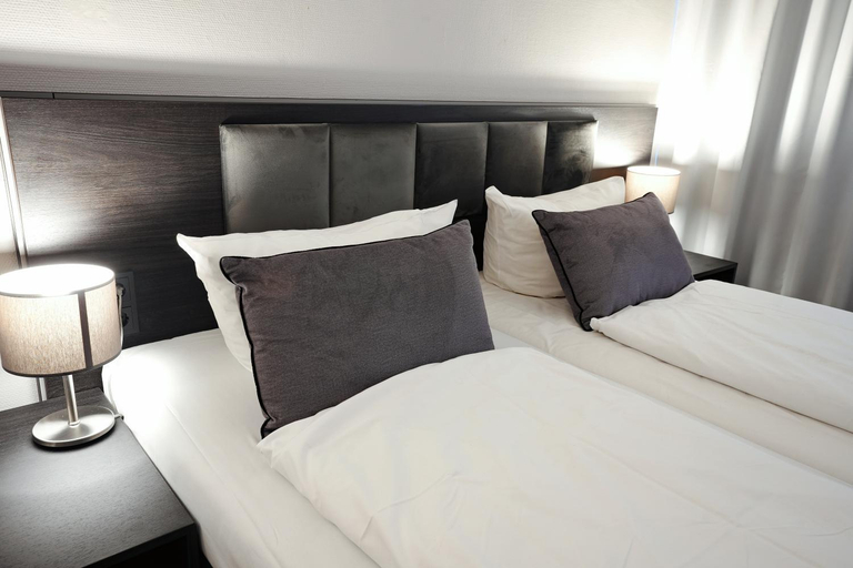Bedroom 3, Hotel B99, Offenbach am Main