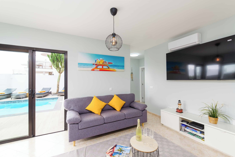 Others 5, Villa Colina, Las Palmas
