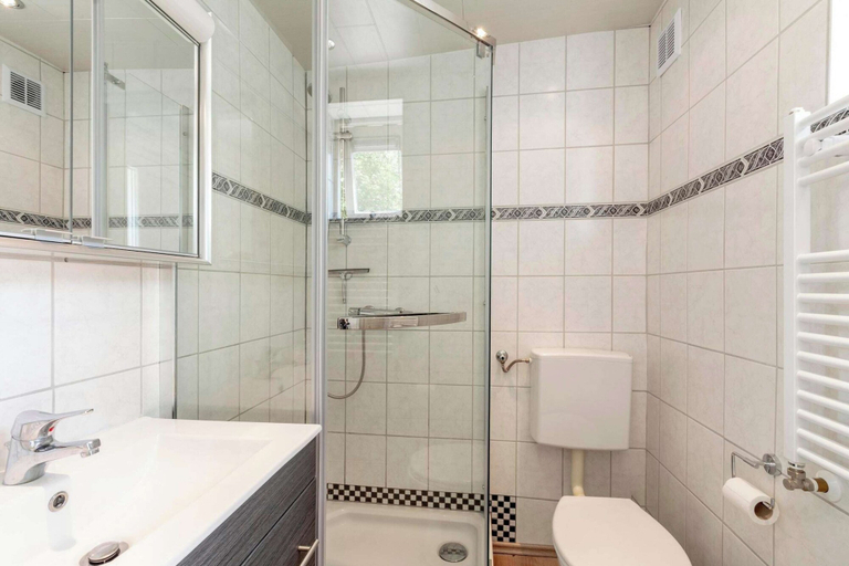 Bathroom 4, Duinland 190, 5-guest bungalow with garden, Zijpe