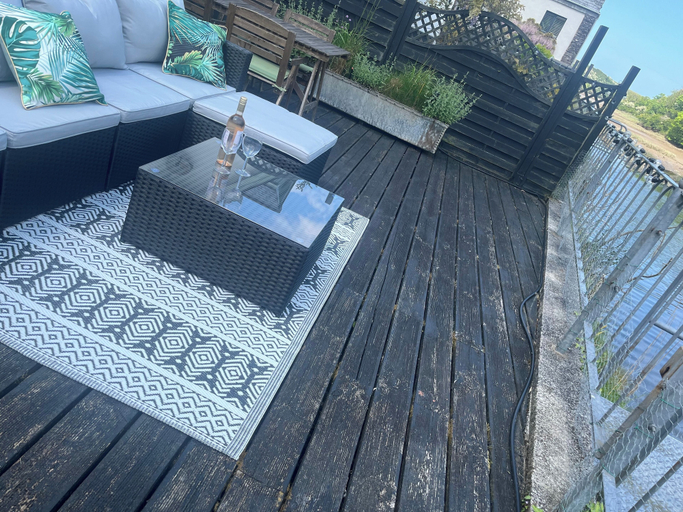 Terrace/patio 4, 2 Bedrooms, Overlooking Little Petherick Creek, Cornwall