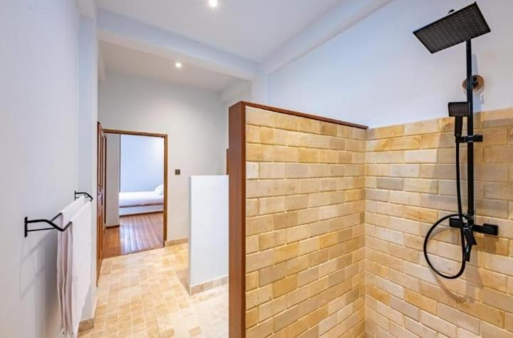 Bathroom 1, Villa Temanku, Lombok