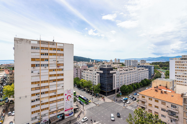 Others 3, Comfortable apartment with great city and sea view, Split
