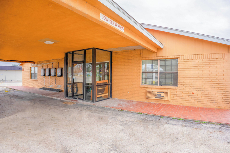 Exterior & Views 2, Executive Inn By OYO Mineral Wells US-180, Palo Pinto