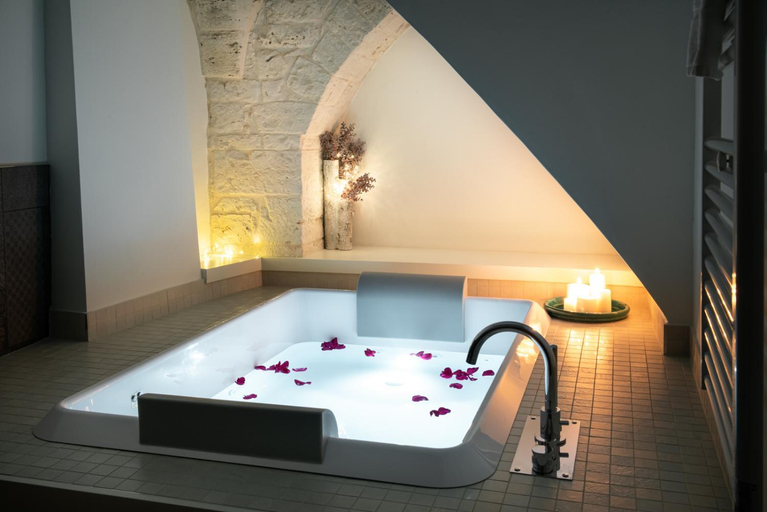 Bathroom 3, Petrantiche - Albergo Diffuso, Bari