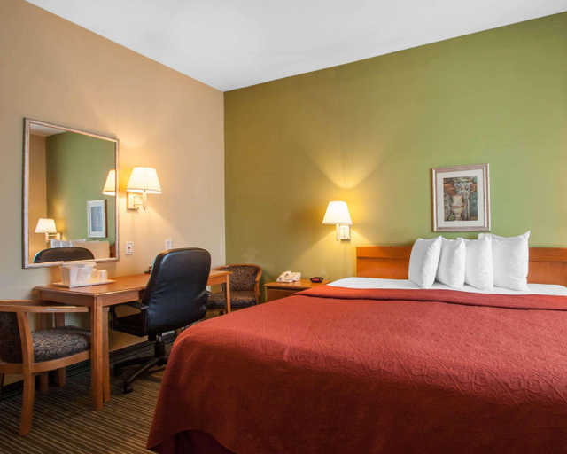 Bedroom 3, Quality Inn Joplin I-44, Newton