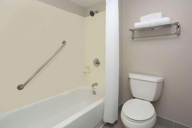 Bathroom, Days Inn & Suites by Wyndham Denver INTL, Denver