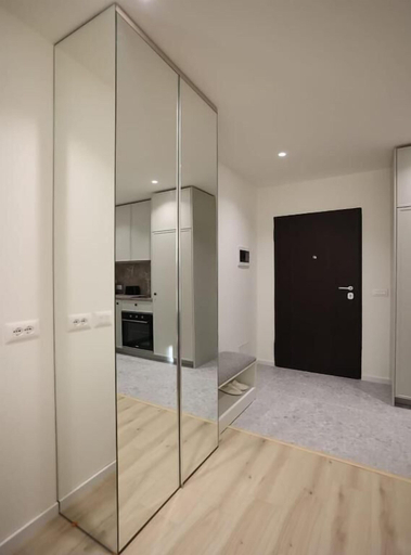 Others 5, Arkle Apartment 4, Tiranës