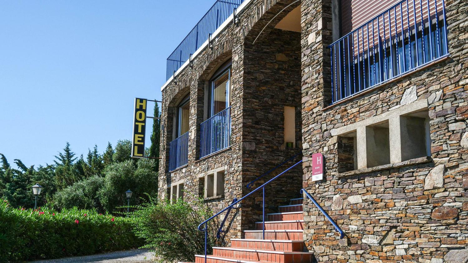 Exterior & Views 1, Hotel AMBEILLE Vue Mer, Pyrénées-Orientales