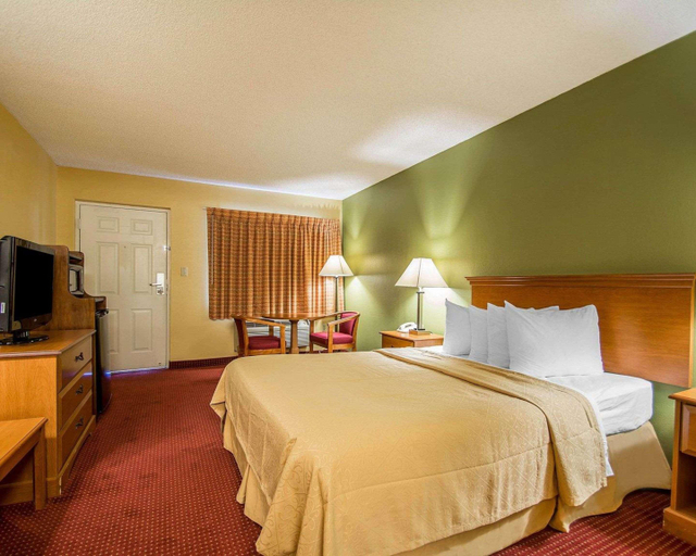 Bedroom 3, Quality Inn & Suites Mt Dora North, Lake