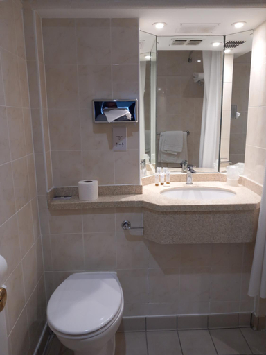 Bathroom, Grand Hotel Gosforth Park, Newcastle upon Tyne