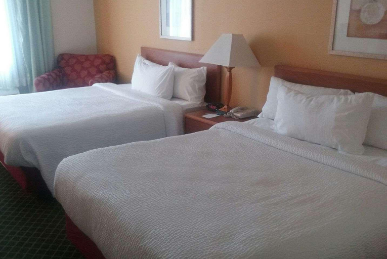 Bedroom 3, Comfort Inn & Suites, Muskingum