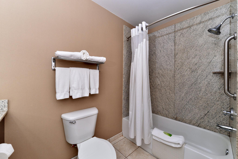 Bathroom 4, Clarion Pointe Medford, Jackson
