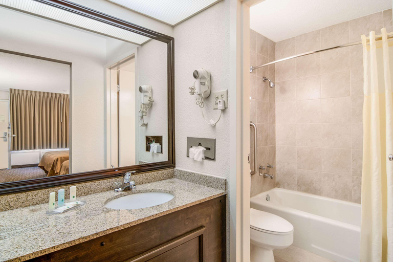 Bathroom 5, Quality Inn Suwanee, Gwinnett