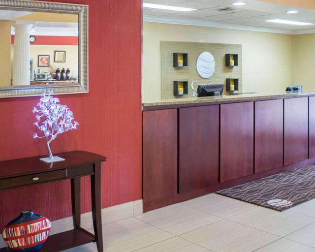 Public Area 3, Comfort Inn & Suites Trussville I-59 exit 141, Jefferson