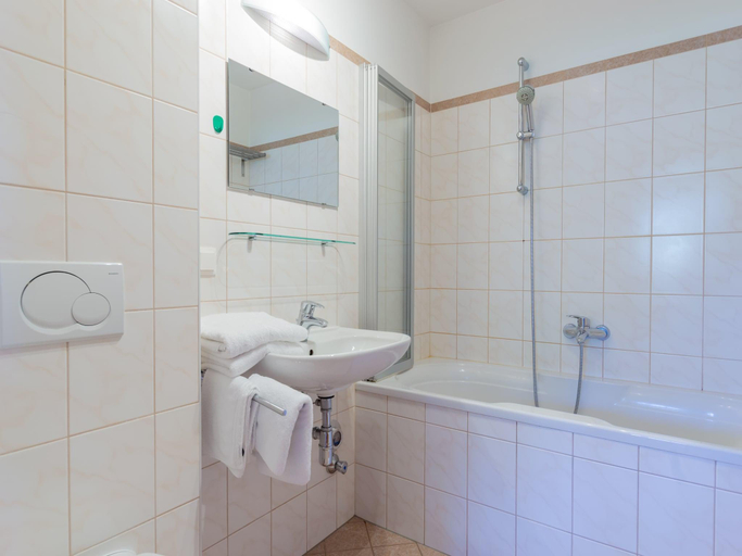 Bathroom 3, Ski-inski-out with unique views, Tamsweg