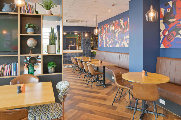 Food & Drinks 5, Travelodge Gloucester, Gloucestershire