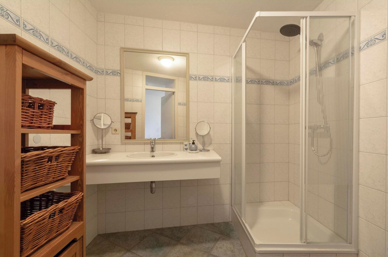 Bathroom 2, Wijde Blick 206 Apartment in Callanstoog, Zijpe