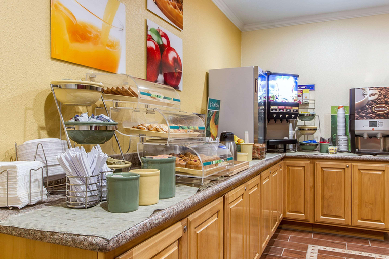 Food & Drinks 5, Quality Inn & Suites Gilroy, Santa Clara