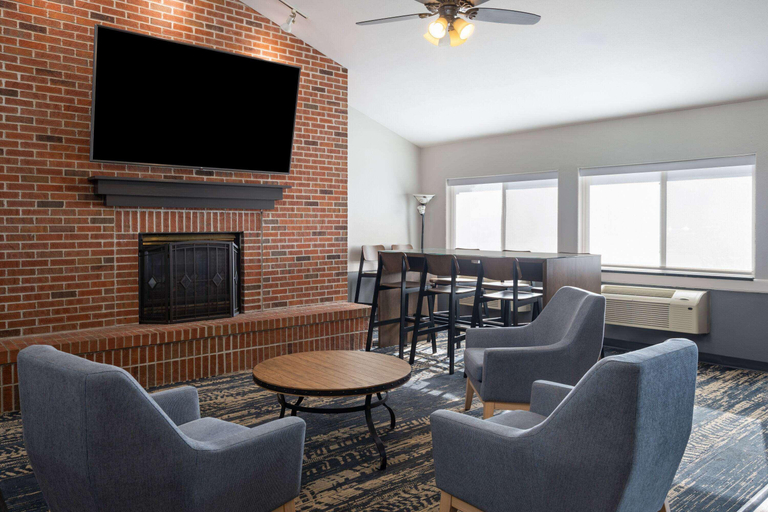 Public Area 2, AmericInn by Wyndham Beaver Dam, Dodge